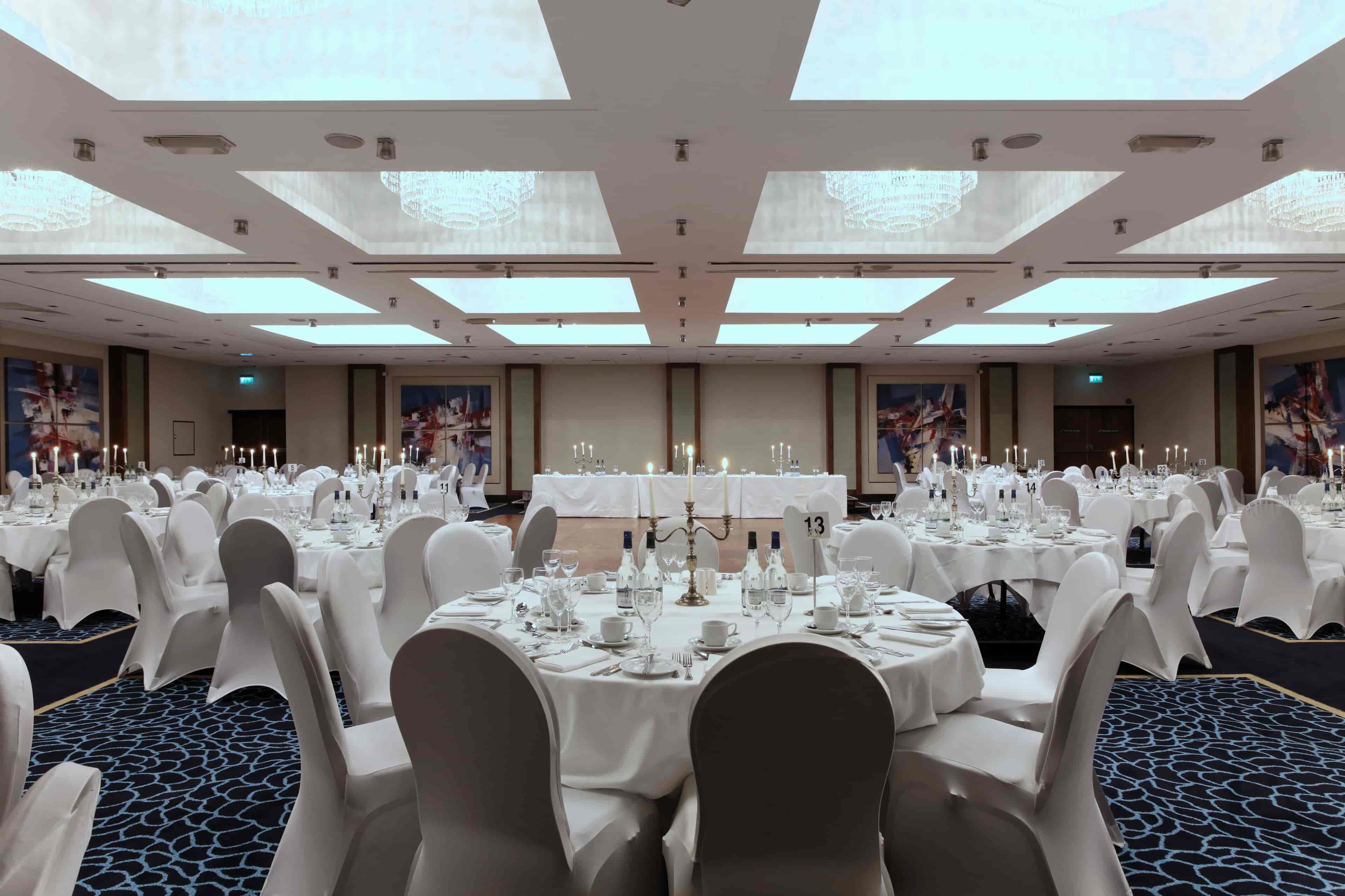 Renaissance London Heathrow Hotel - image