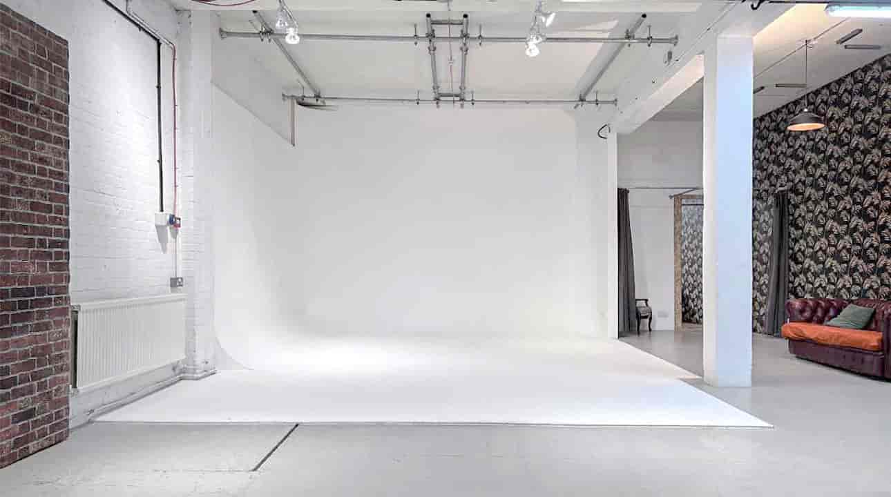 Mowlem Street Studios - image