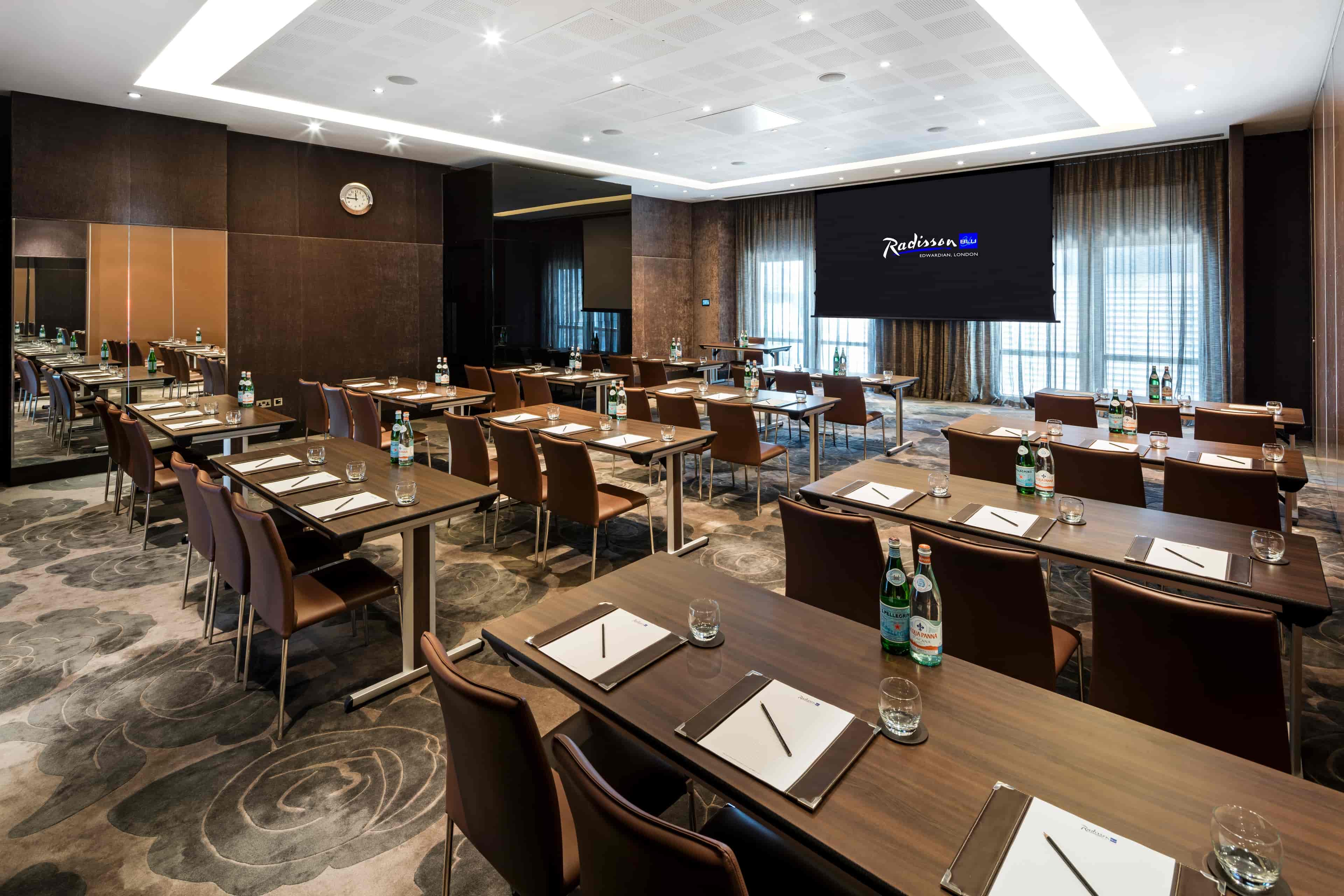 Radisson Blu Edwardian, New Providence Wharf - image