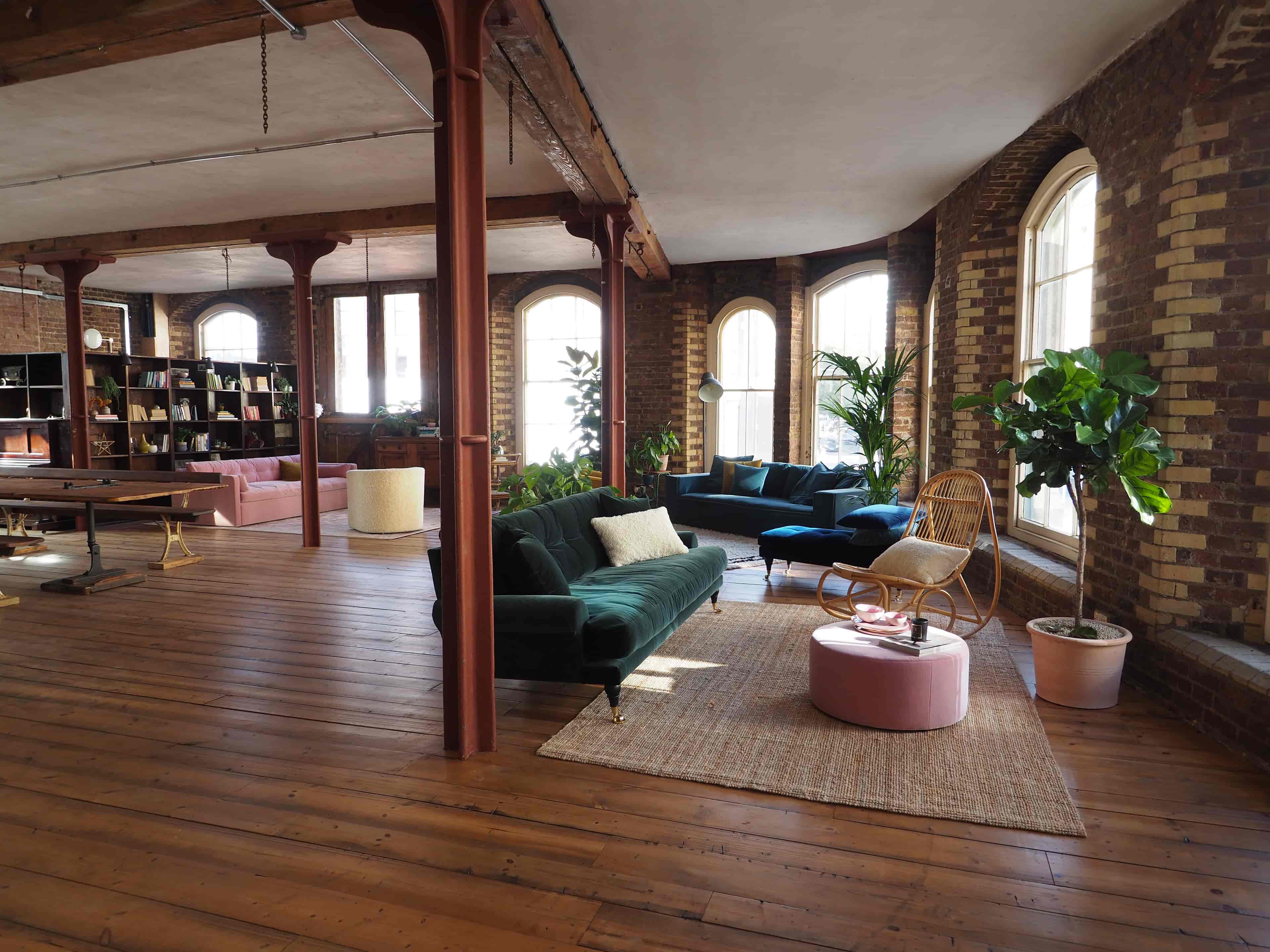 Menier Lounge - image