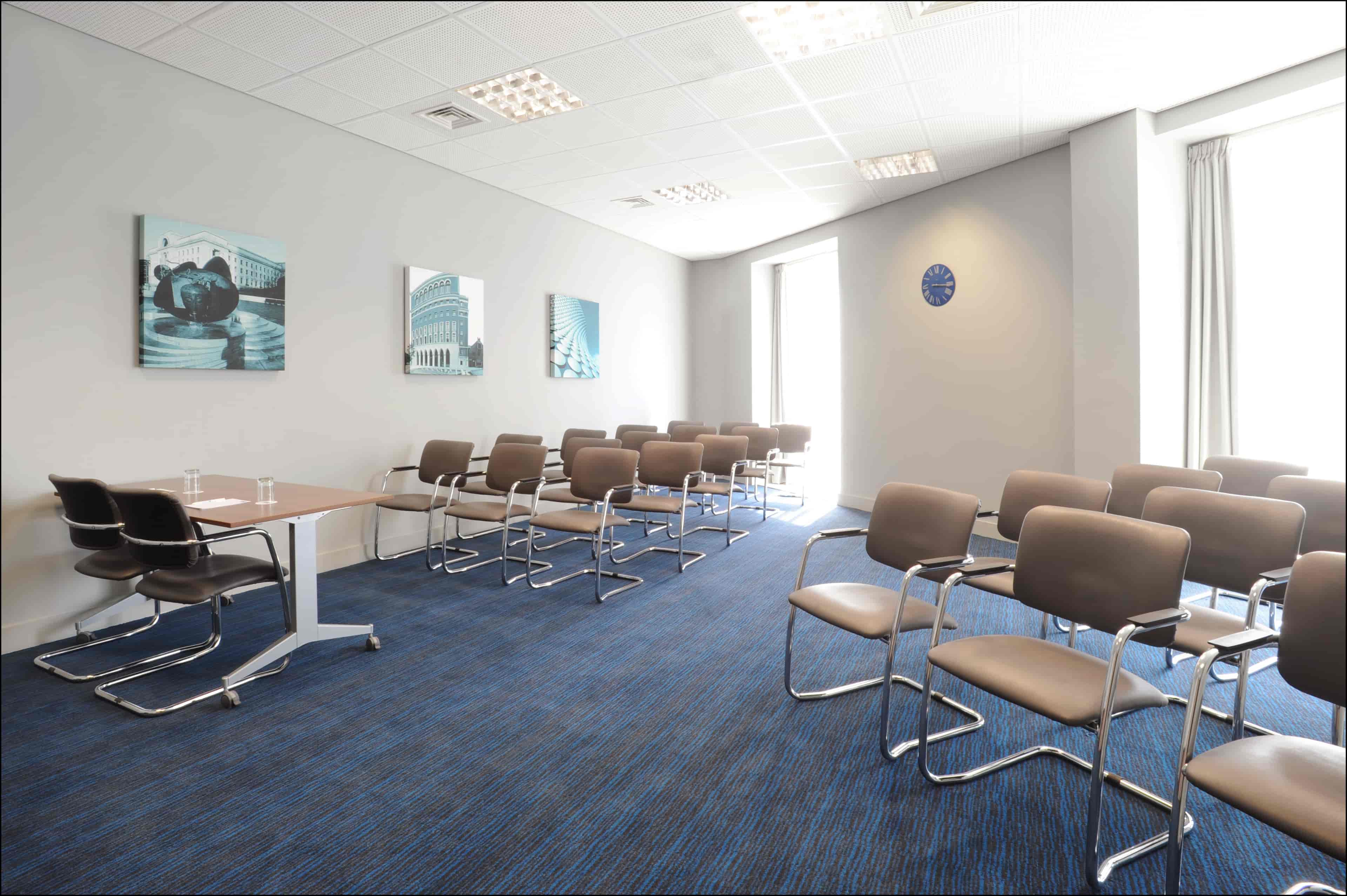 Holiday Inn Express Birmingham Snowhill - image