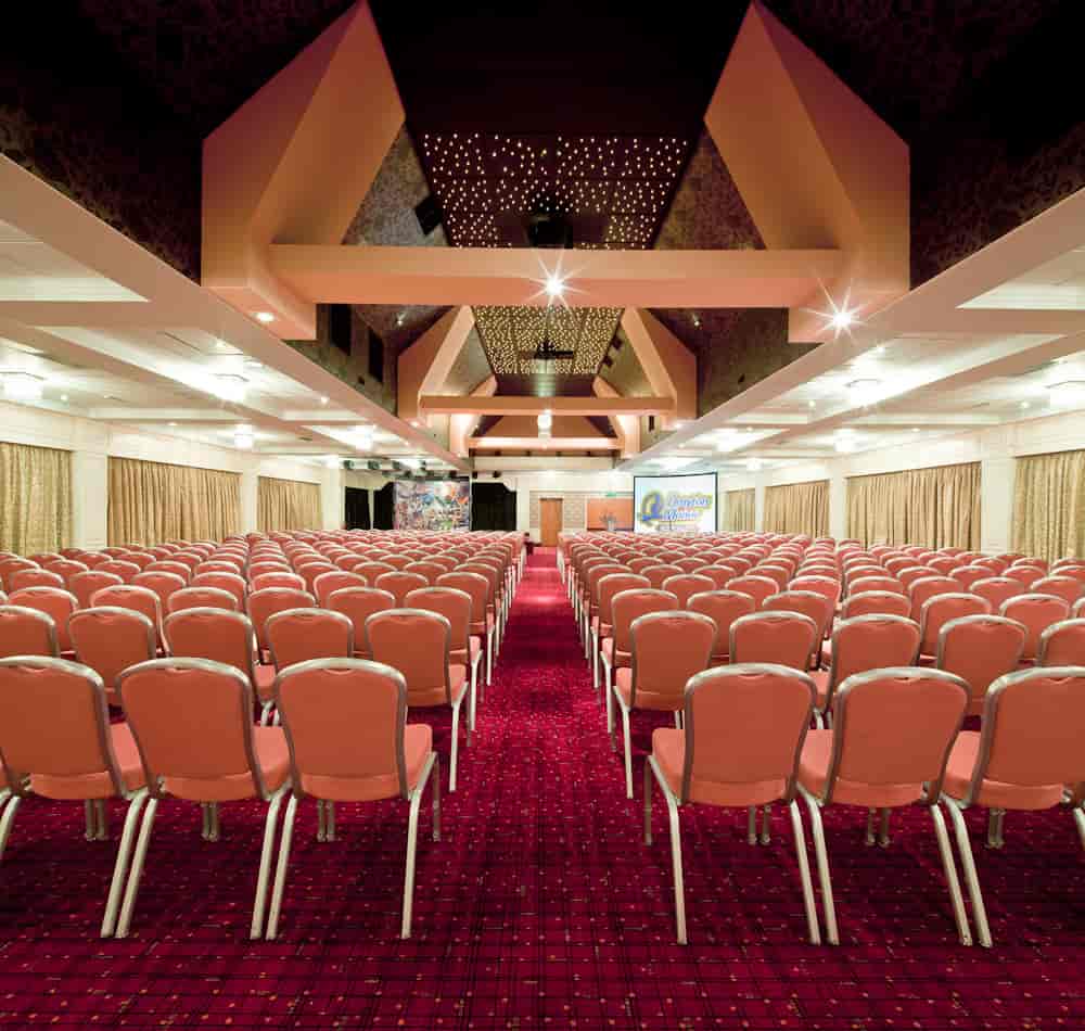 Drayton Manor Hotel - image