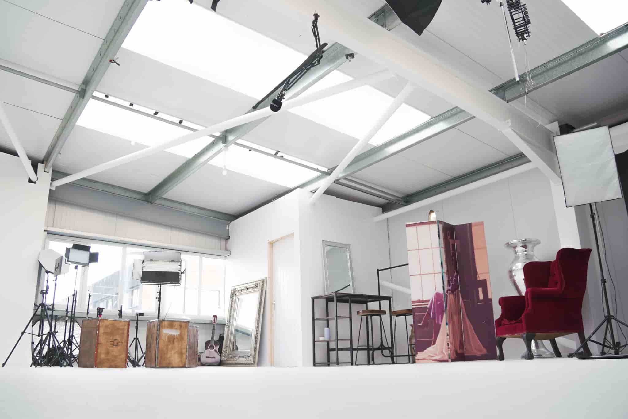 Photography White Room - image