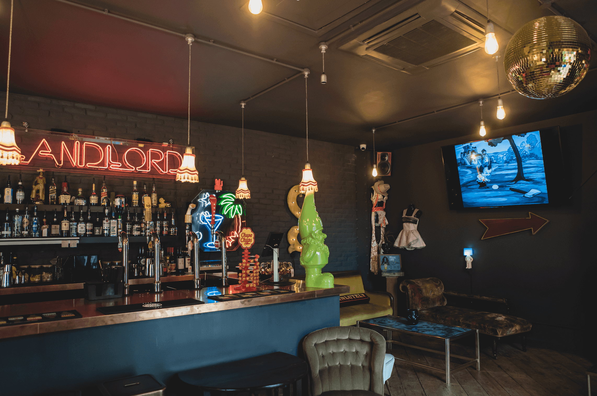 The Mockingbird Cinema and Sobremesa Bar - image