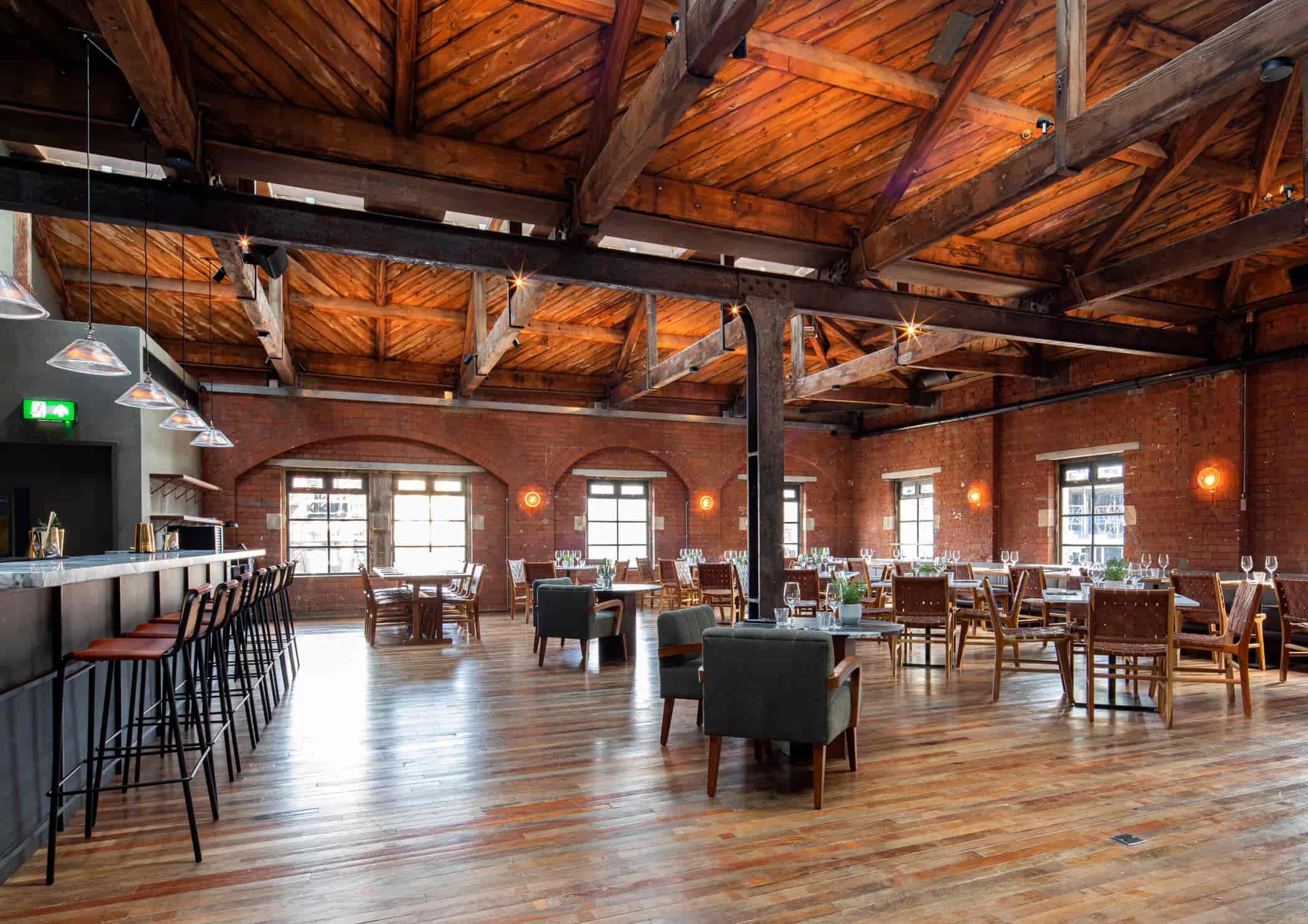 Light Bar & Dining - image