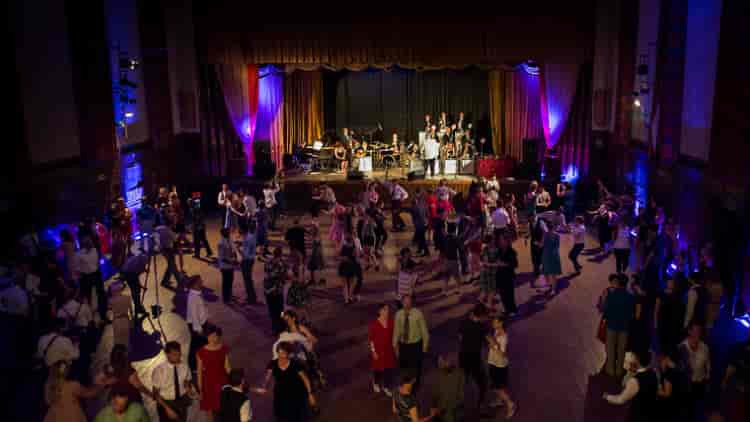 Hornsey Town Hall Arts Centre - image