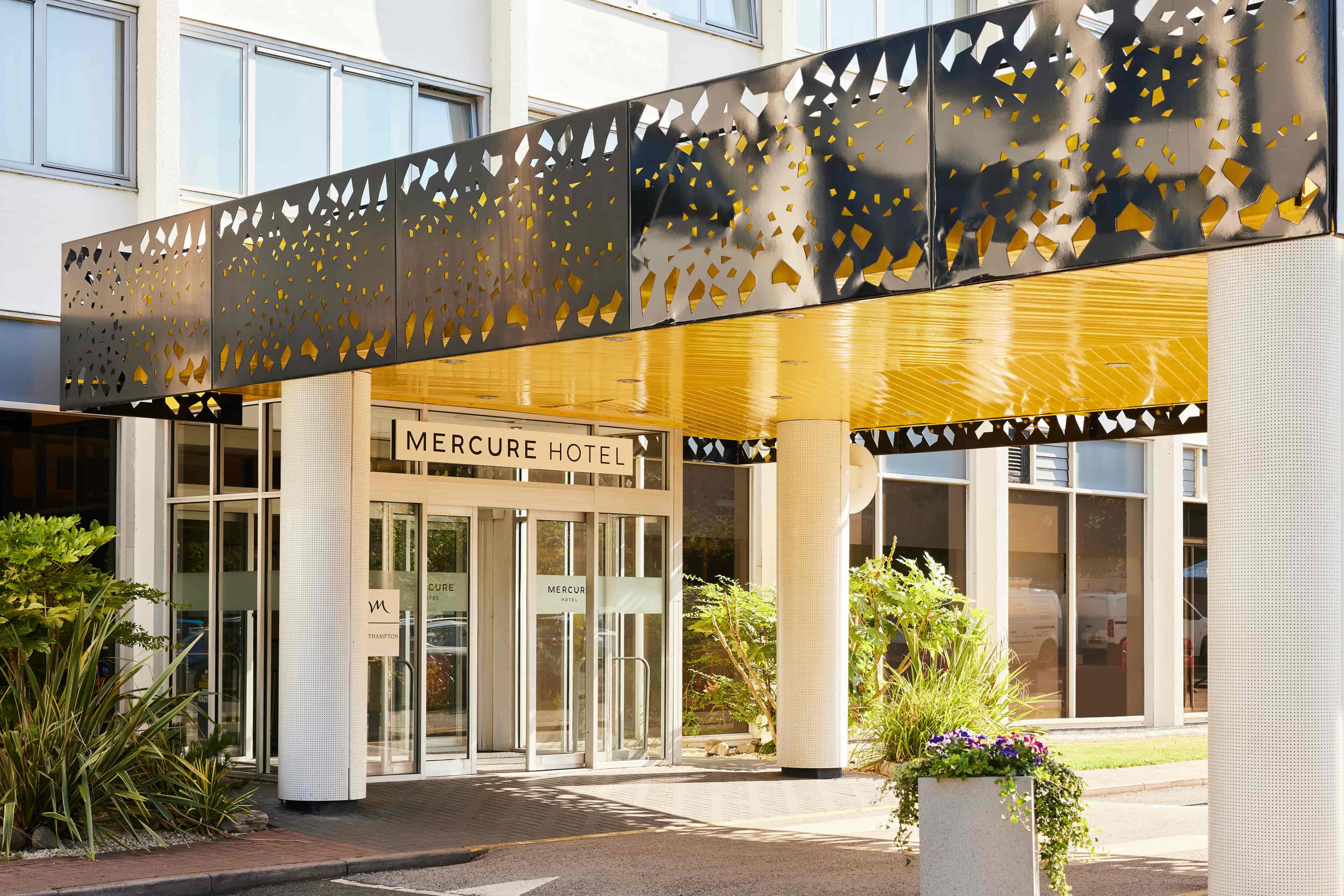 Mercure Northampton Town Centre Hotel - image
