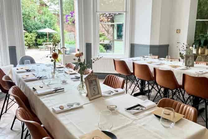 The Blue Piano Restaurant, Bar and Guesthouse - image