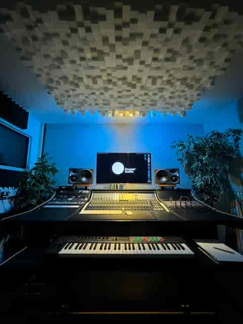 The Oxygen Rooms - image