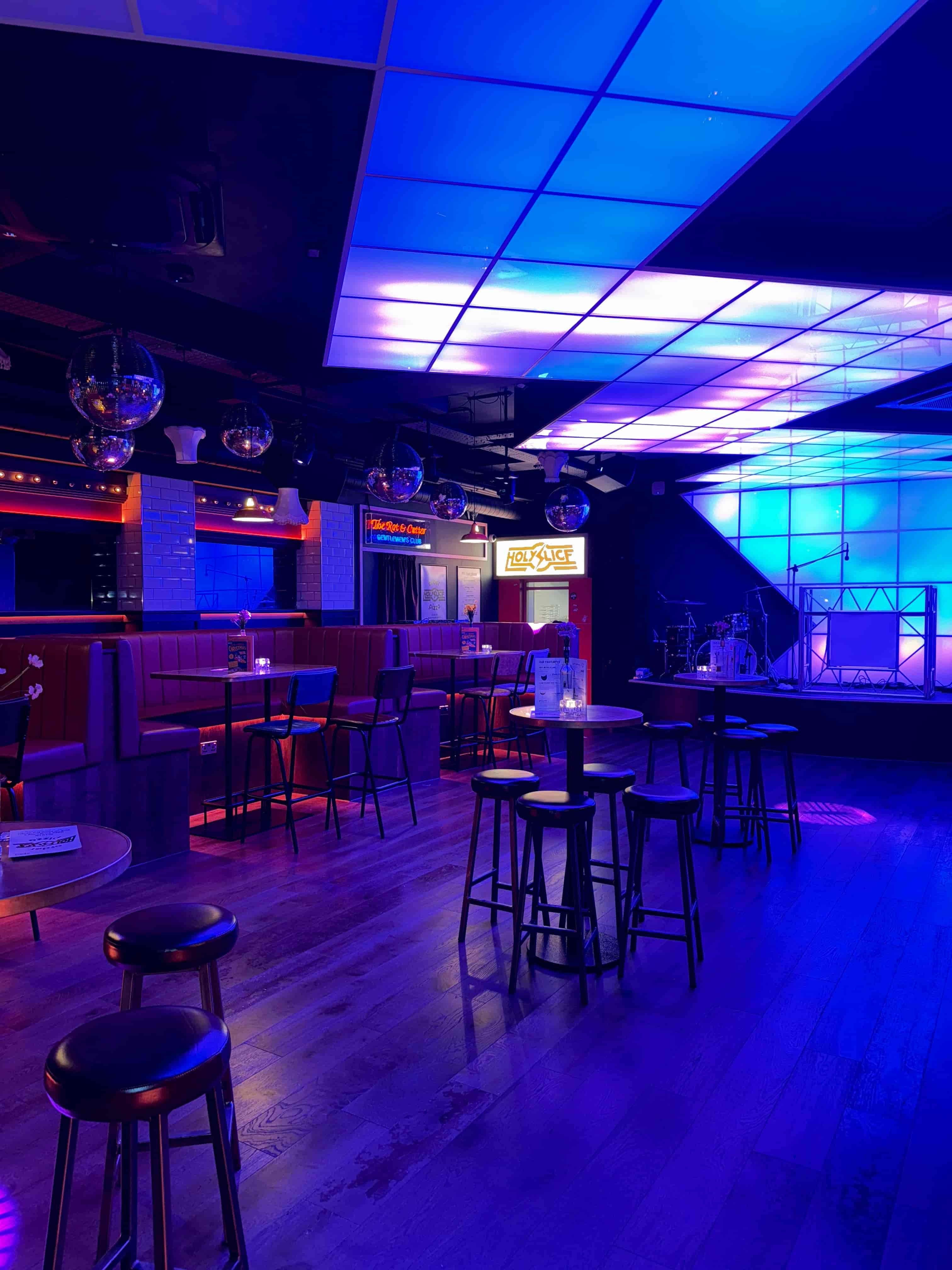 Simmons Manchester - image