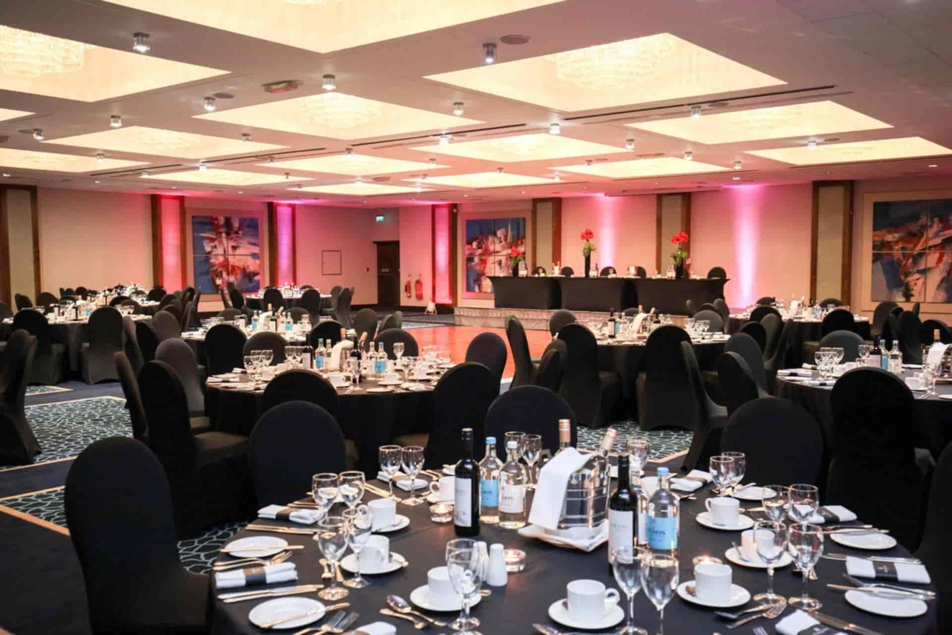 Renaissance London Heathrow Hotel - image
