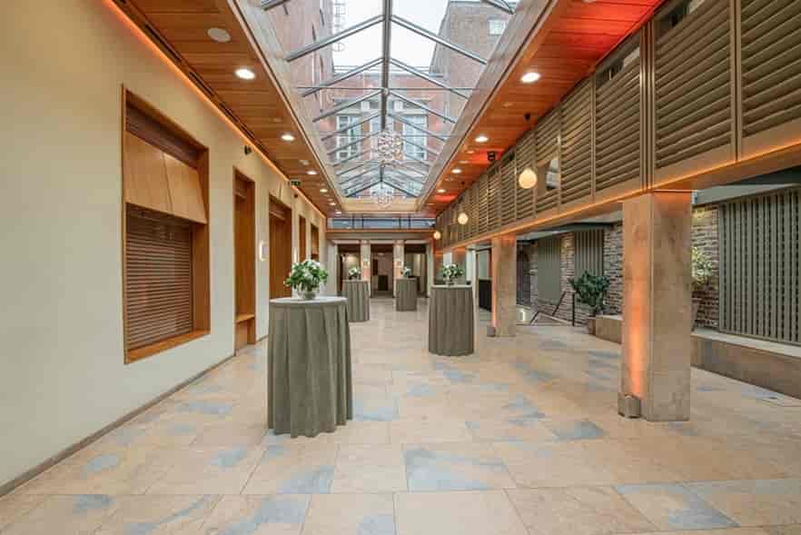 No.11 Cavendish Square - image