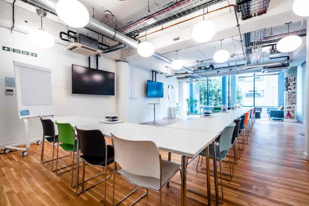 Wallacespace Clerkenwell Green - image