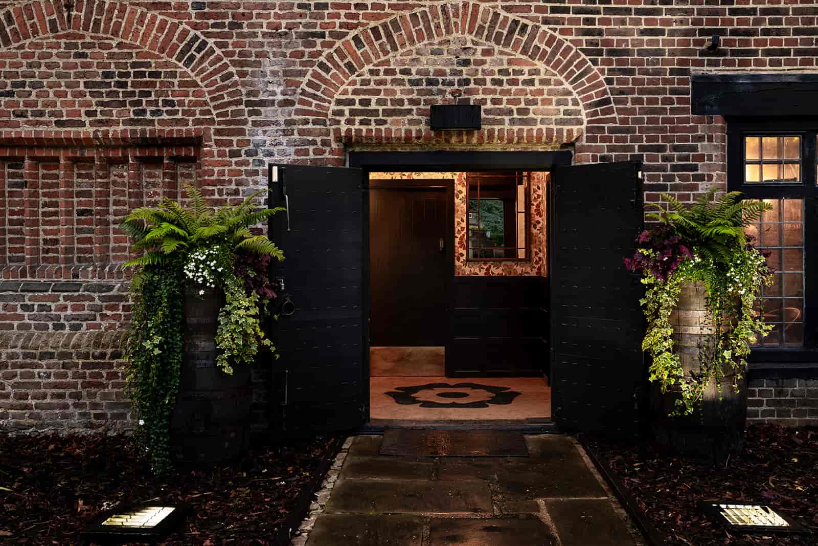 Tudor Barn Eltham - image