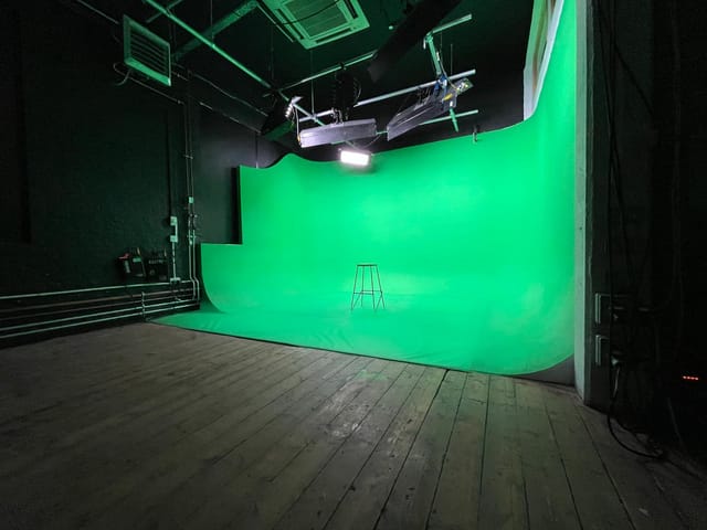 Crixus Studio Green - image