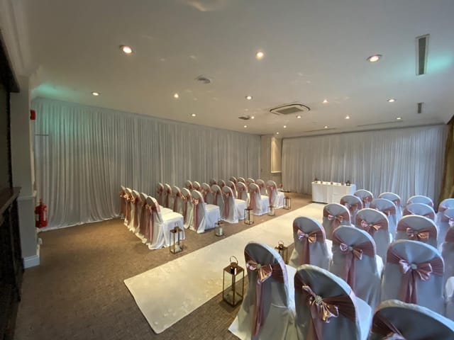 Cheshire Suite - image
