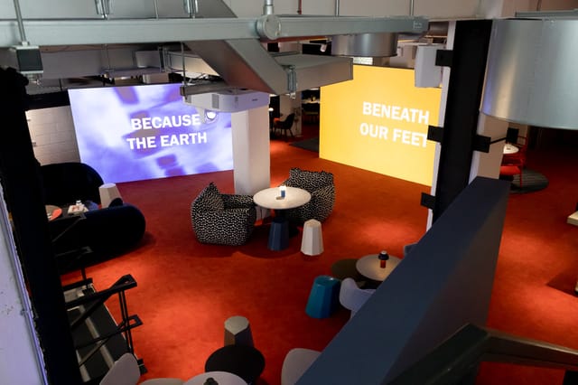 Main lounge - image