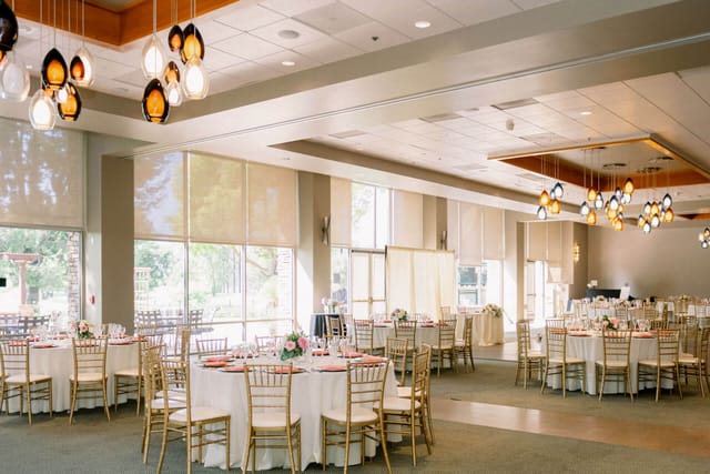 Banquet hall - image