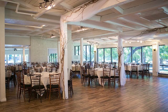 Banquet hall - image