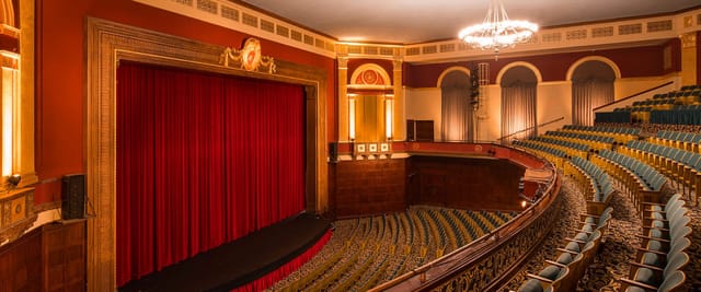Broadway-style theater - image