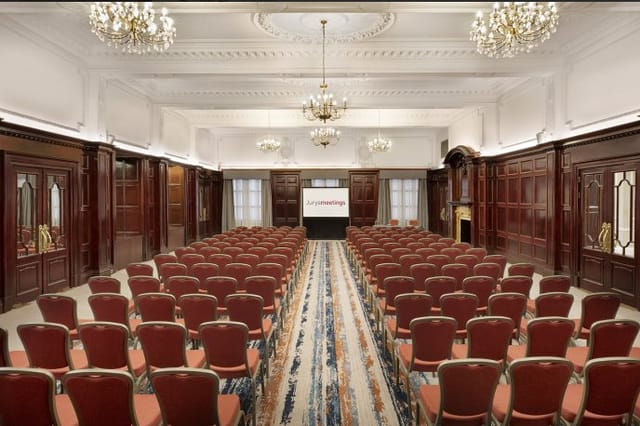Raglan Suite - image