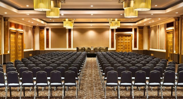 Banquet hall - image