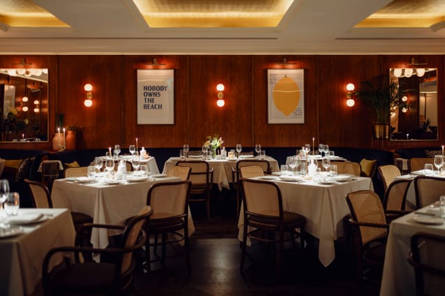 Restaurant - Main dining room  - image
