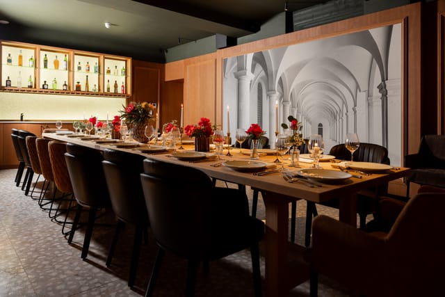 Private dining room - image