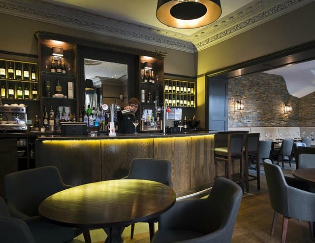 Bar & Restaurant - image