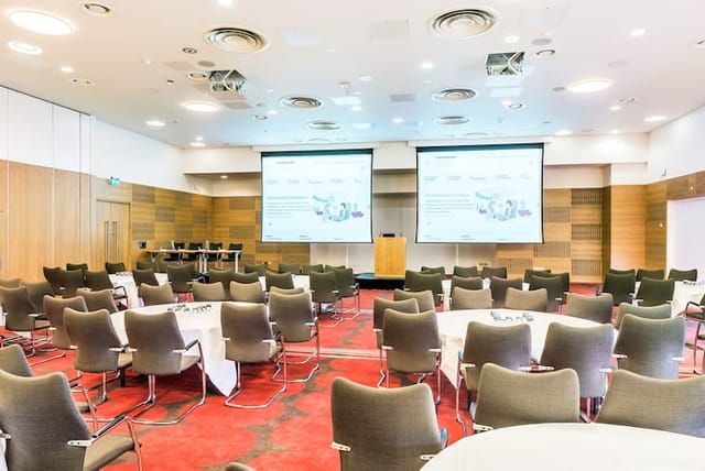 Chapman Conference Suite - image