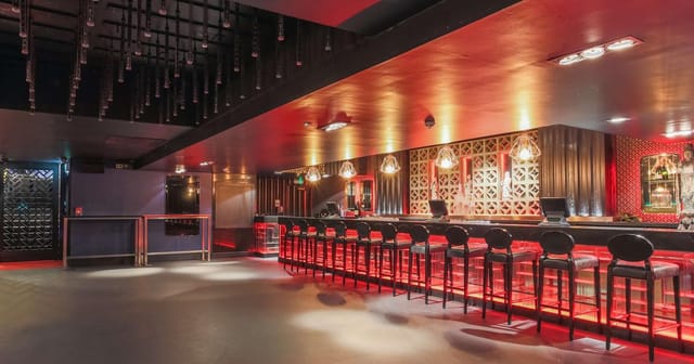 Bar & Restaurant Area - image