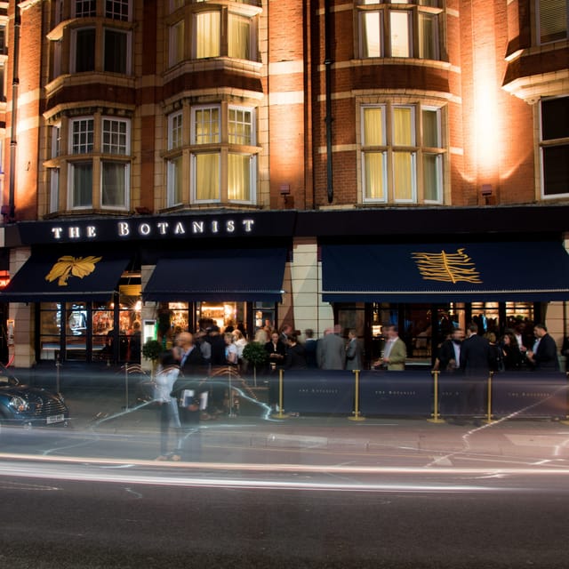 Whole Bar & Dining Room - image