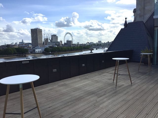 Lounge & Balcony - image