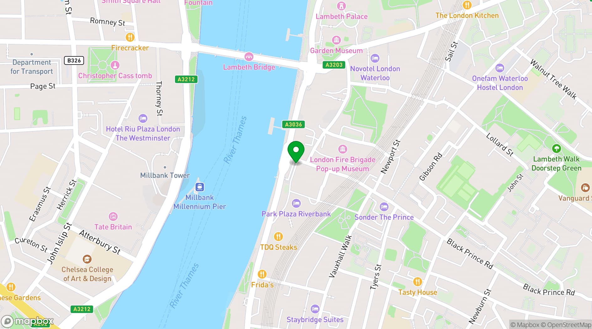 Map showing Crowne Plaza London Albert Embankment