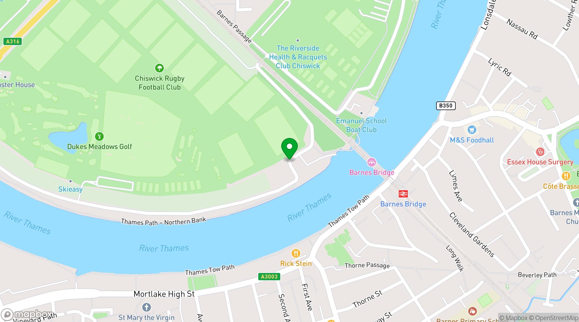 Map showing Dukes Meadows Golf, Tennis & Ski