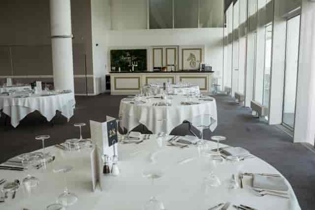 The Derby Suite at Epsom Downs: elegant event space for meetings and gatherings.