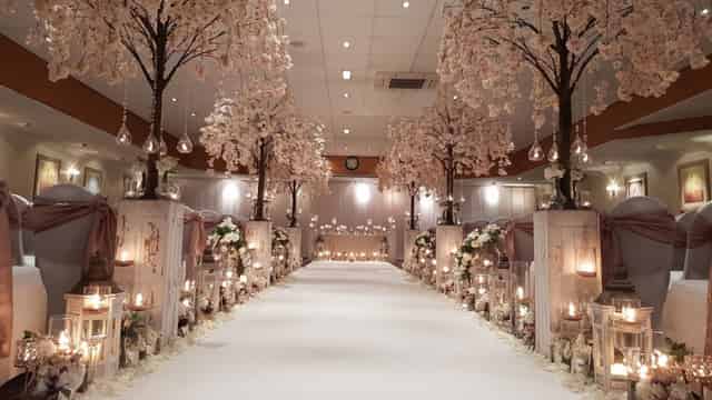Cresta Court Hotel