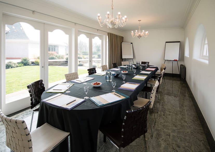 Elegant meeting room at Leverhulme Hotel, perfect for workshops and professional gatherings.