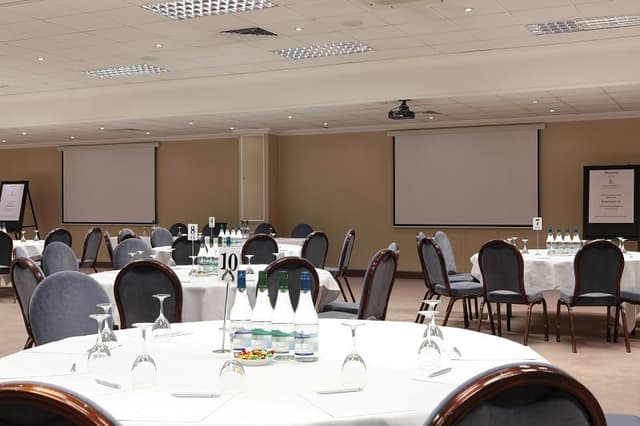 Renaissance London Heathrow Hotel