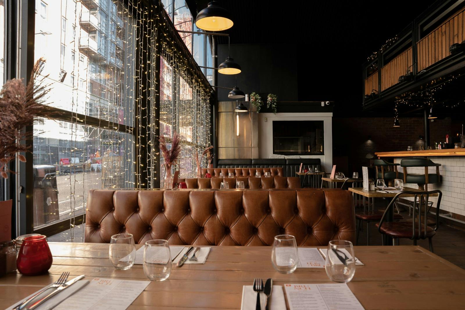 Gorilla - Main Bar image 1