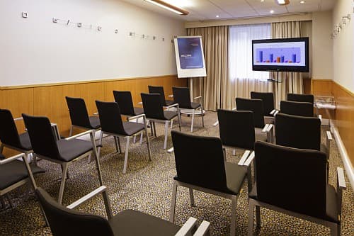 Novotel London City South
