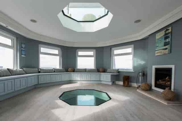Stylish octagonal meeting space in No Man's Fort, perfect for creative events and gatherings.
