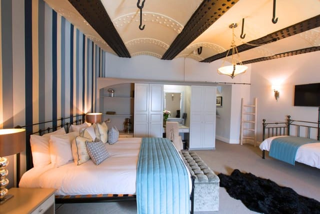Stylish Ward Room in No Man's Fort, ideal for VIP events and gatherings.
