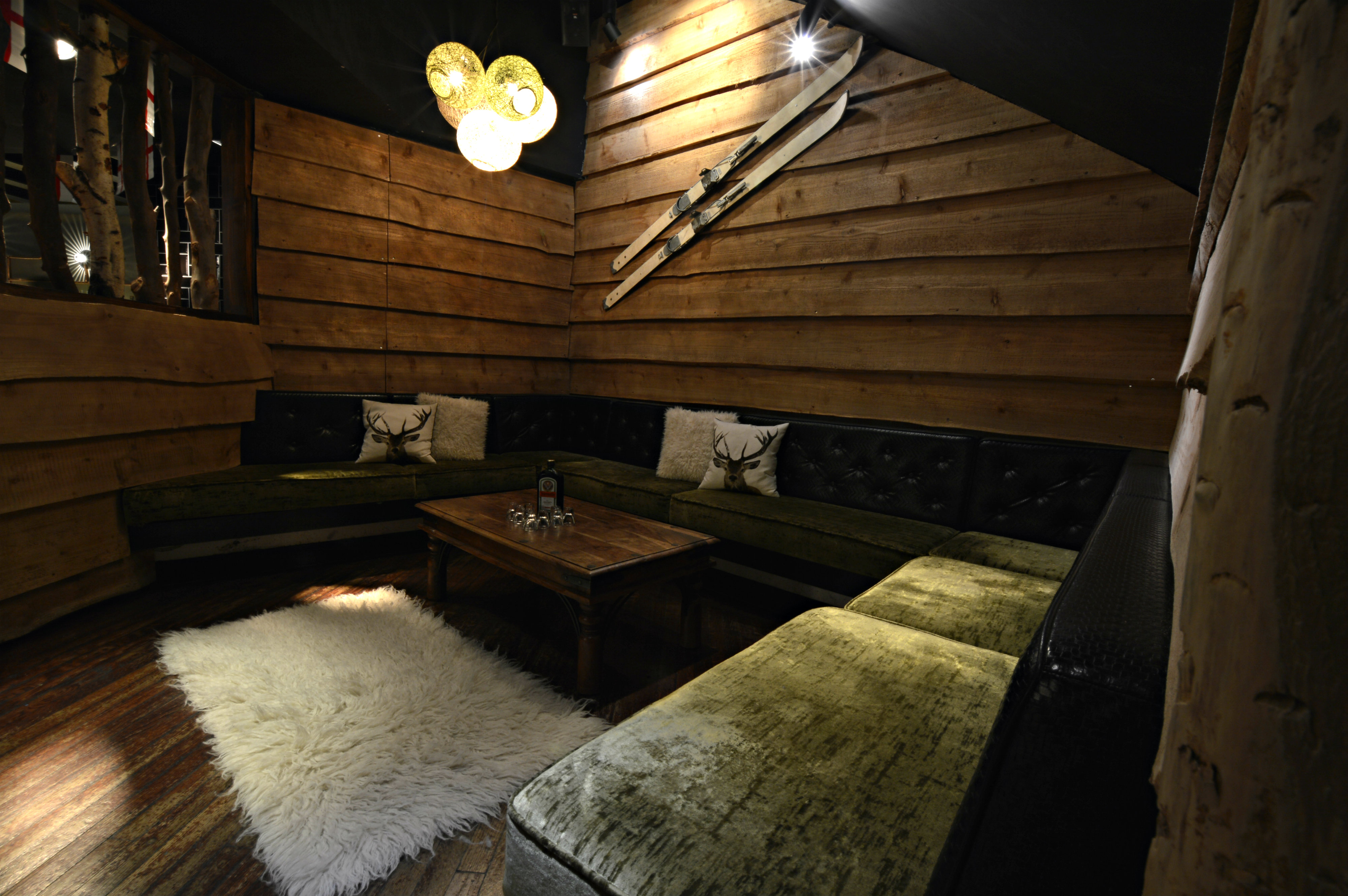 Cozy rustic meeting space in Patch St Paul, perfect for retreats and team gatherings.