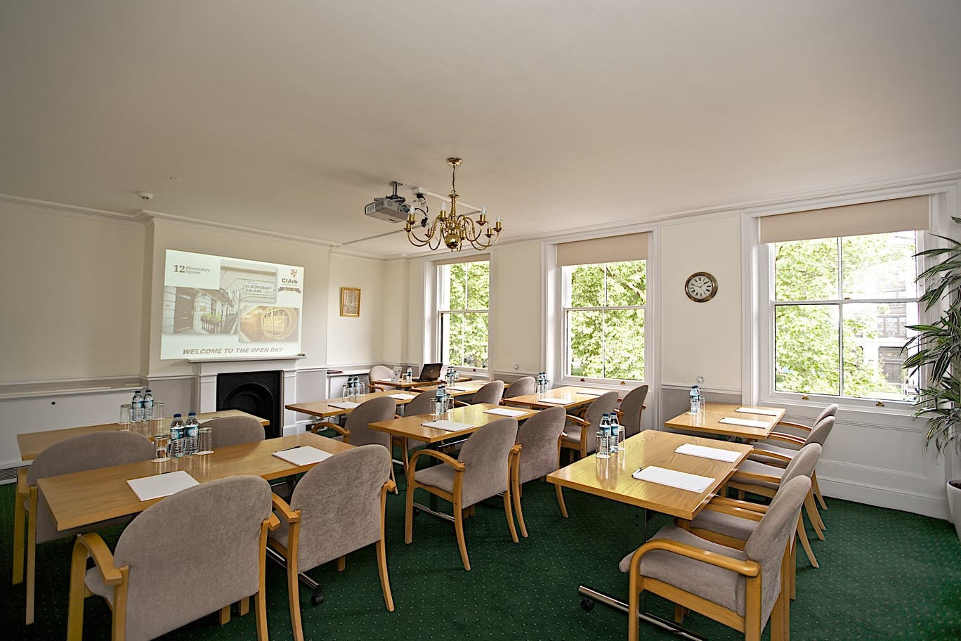 Vanessa Bell Room meeting space with natural light, ideal for professional gatherings.