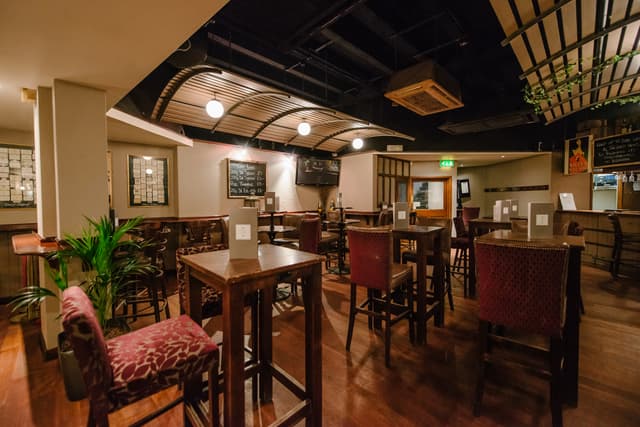 Willy's Wine Bar