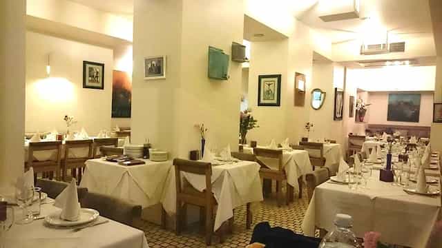 Retsina Private Room: elegant dining space for intimate gatherings and corporate events.