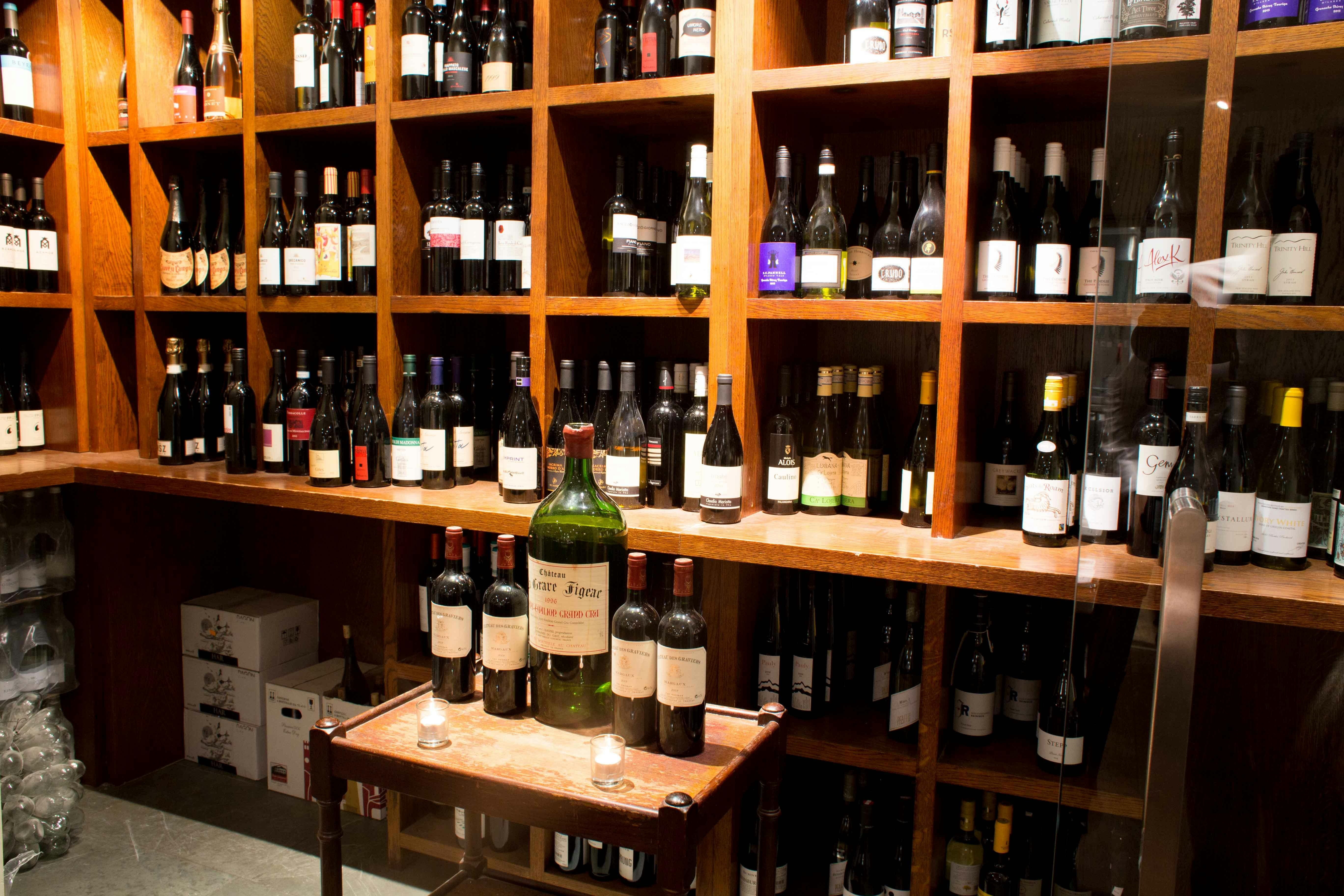 Private wine cellar in Vinoteca Farringdon, ideal for tastings and private dinners.