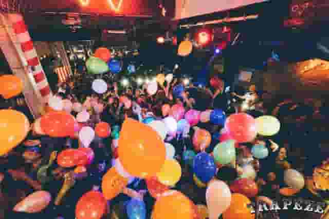 Trapeze Bar