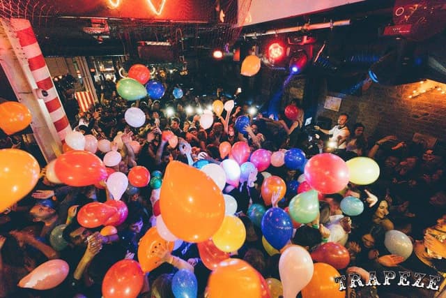 Trapeze Bar